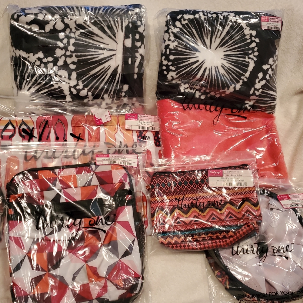 Thirty One Lot of 6 Items BNIP Fun Caddy, Thermals, Beach Towels, Mini Zip Pouch
